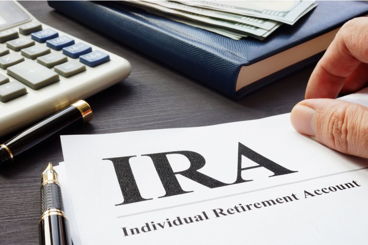 what is an ira account and how does it work